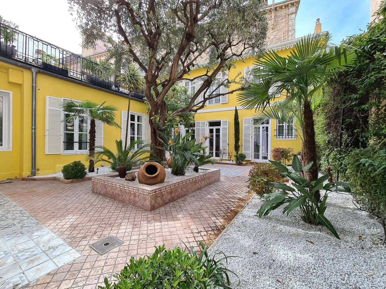 Cannes Heart Exclusive Villa with Private Terrace Near Croisette
